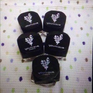 Younique Eye Pigments